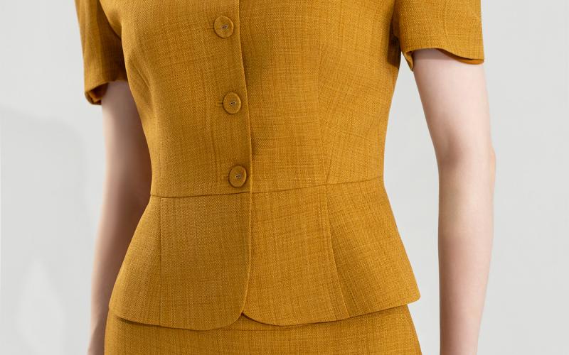 Suit nữ mùa hè nên chọn chất liệu gì?