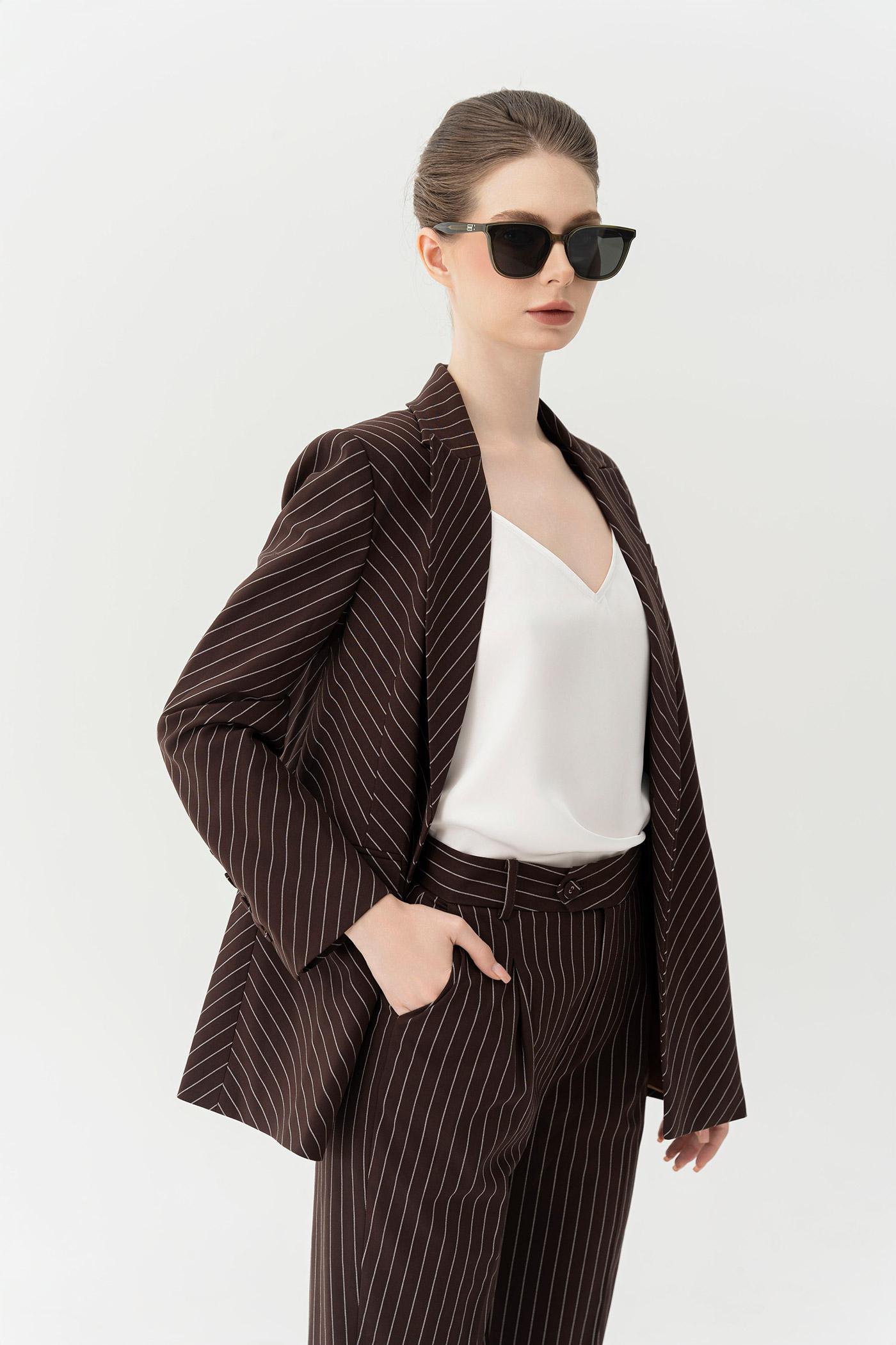 Bộ Suit Nữ Kẻ Sọc Form Chuẩn – Nâu