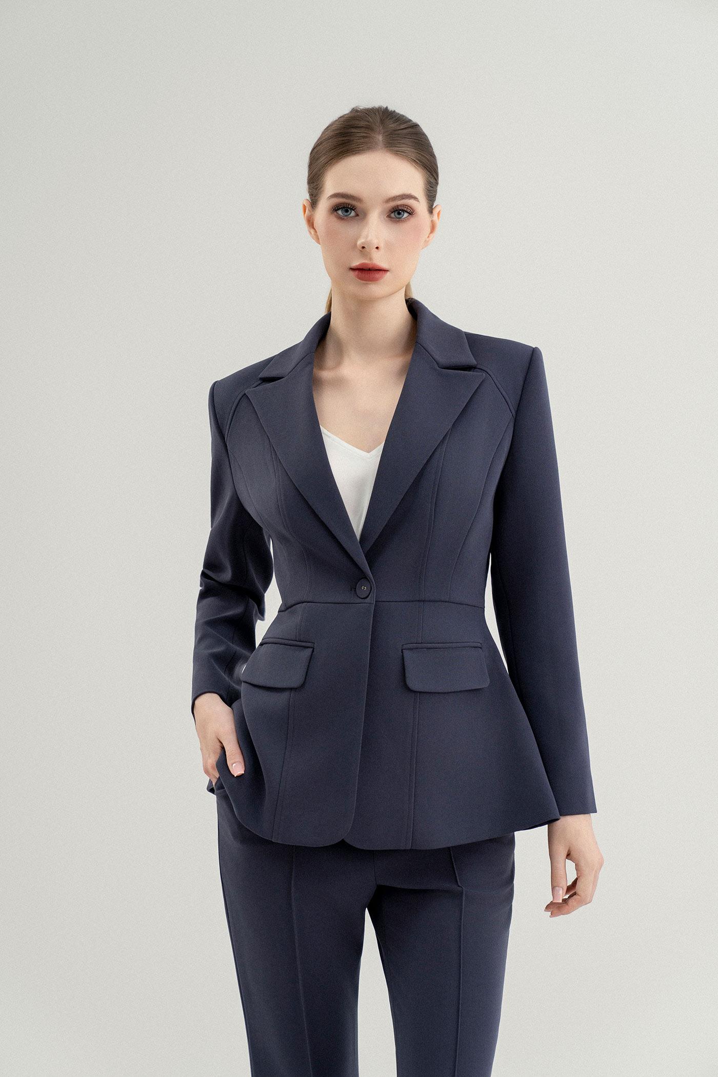 Bộ Suit Nữ Blazer Dáng Ôm & Quần Ống Loe – Xám Khói
