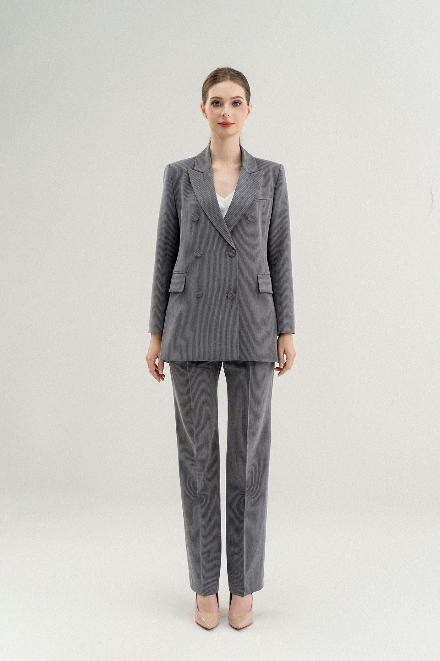 Bộ Suit Nữ Blazer Hai Hàng Khuy & Quần Suông Kẻ Sọc – Xám Pinstripe