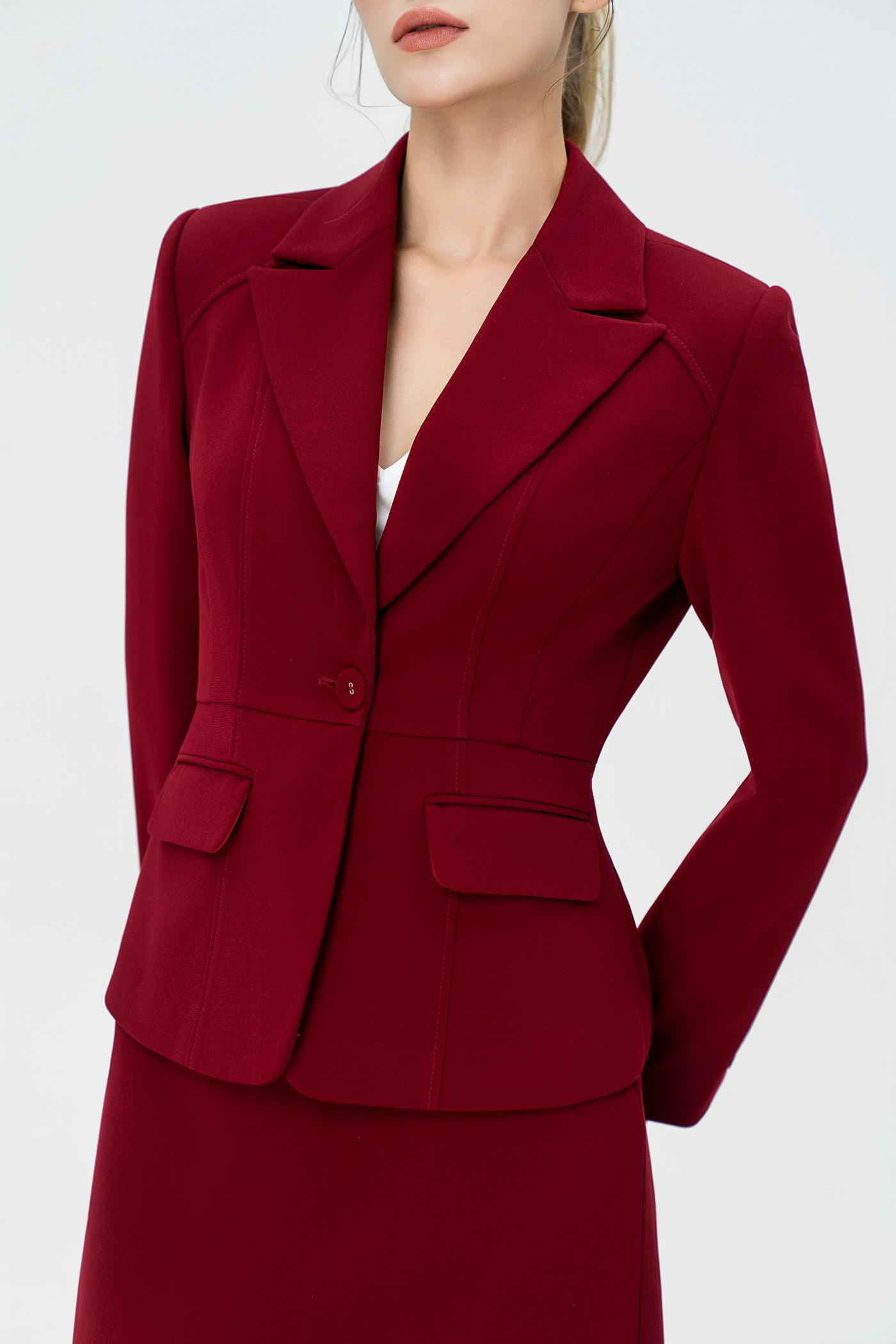 Bộ Blazer Ôm Eo & Chân Váy Dài – Đỏ
