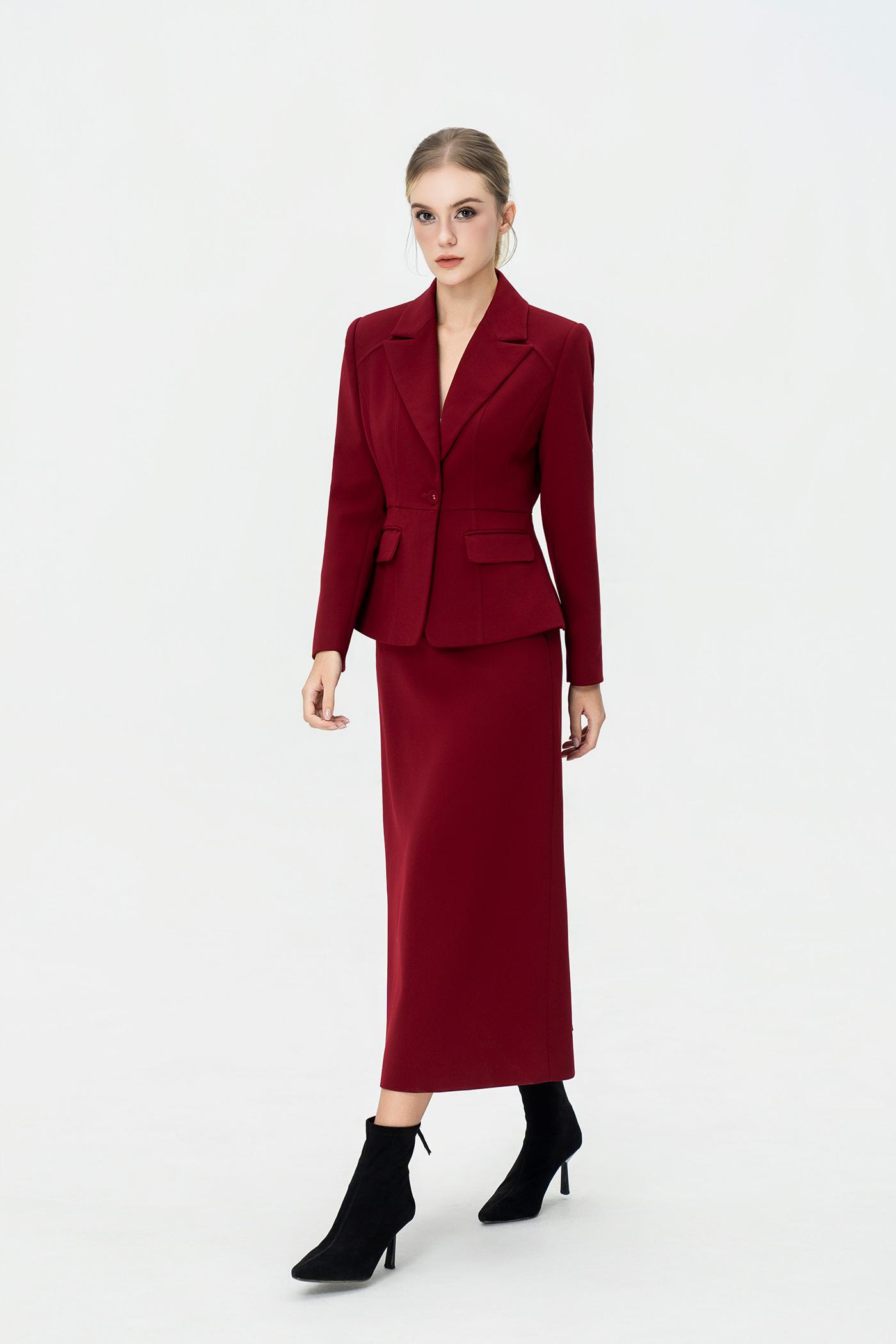 Bộ Blazer Ôm Eo & Chân Váy Dài – Đỏ