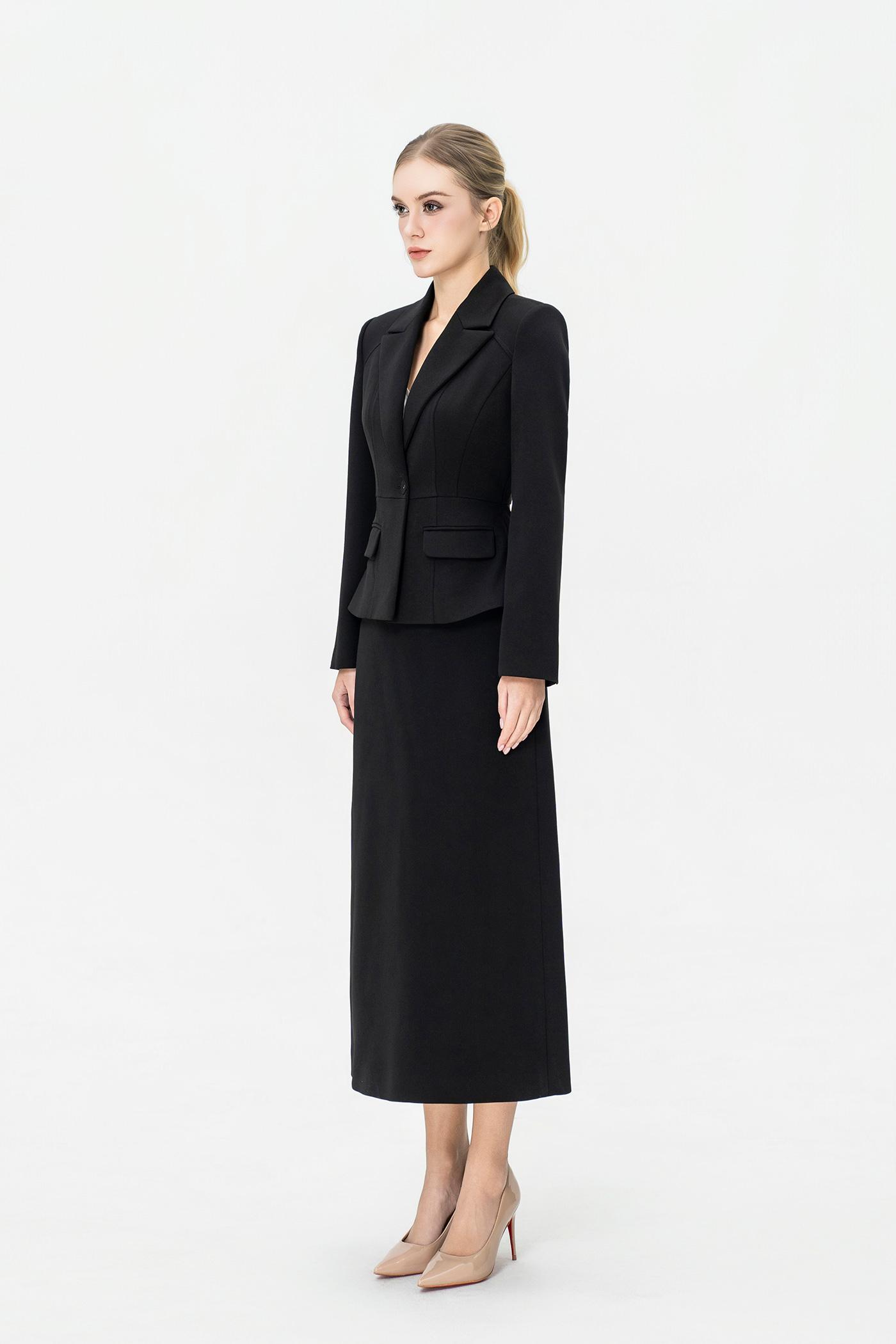 Bộ Blazer Ôm Eo & Chân Váy Dài – Đen