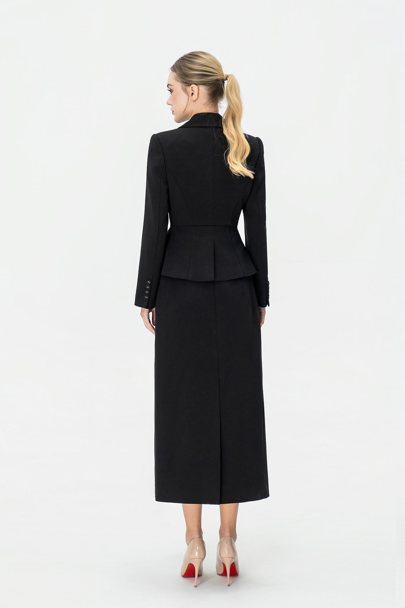 Bộ Blazer Ôm Eo & Chân Váy Dài – Đen
