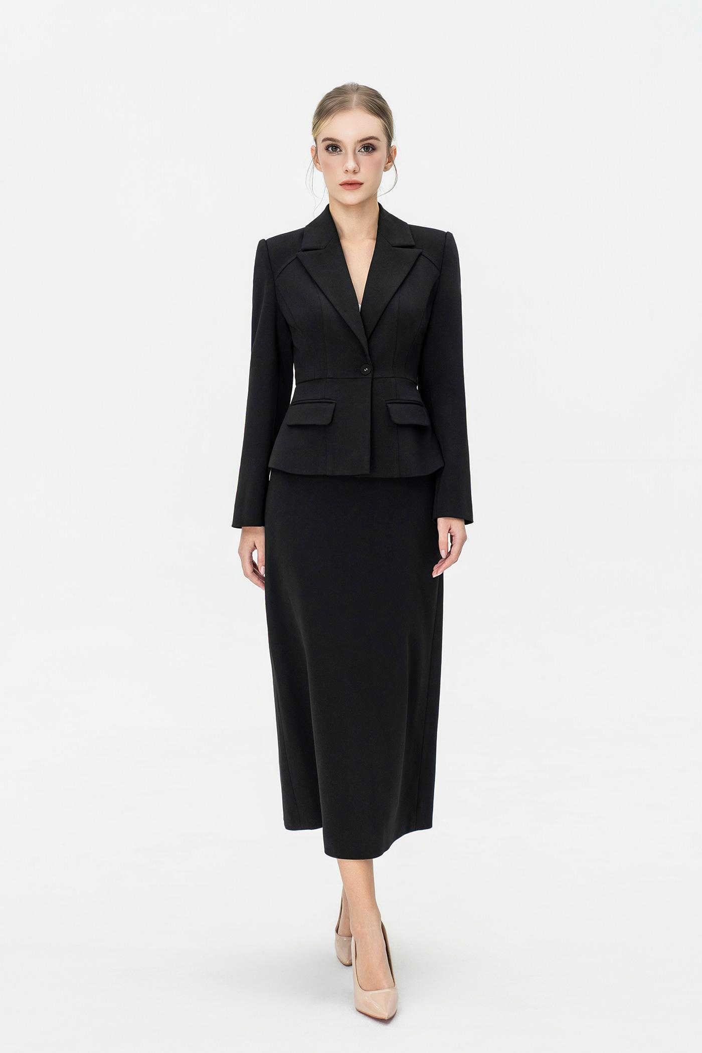 Bộ Blazer Ôm Eo & Chân Váy Dài – Đen