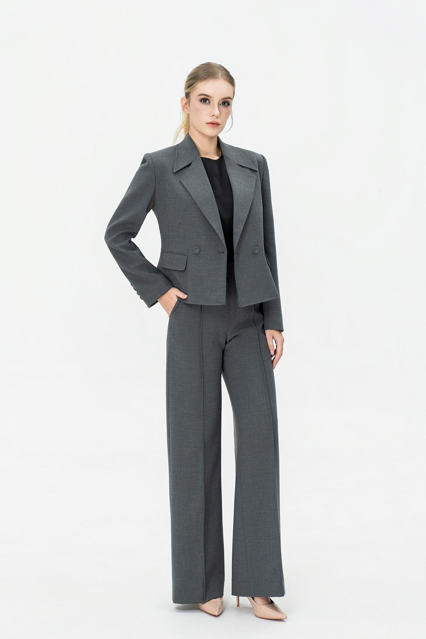 Bộ Blazer Dáng Ôm & Quần Ống Suông – Xám