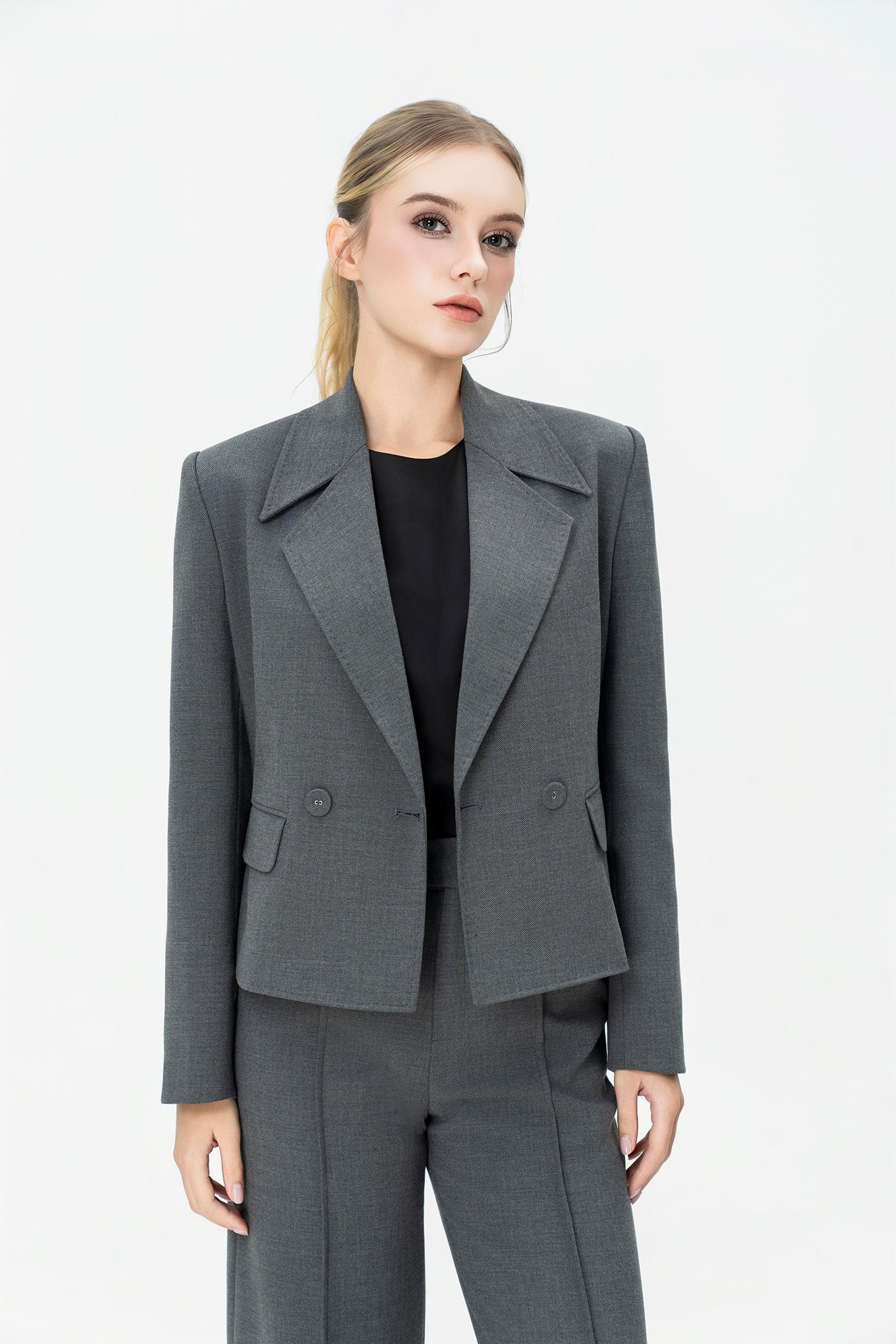 Bộ Blazer Dáng Ôm & Quần Ống Suông – Xám