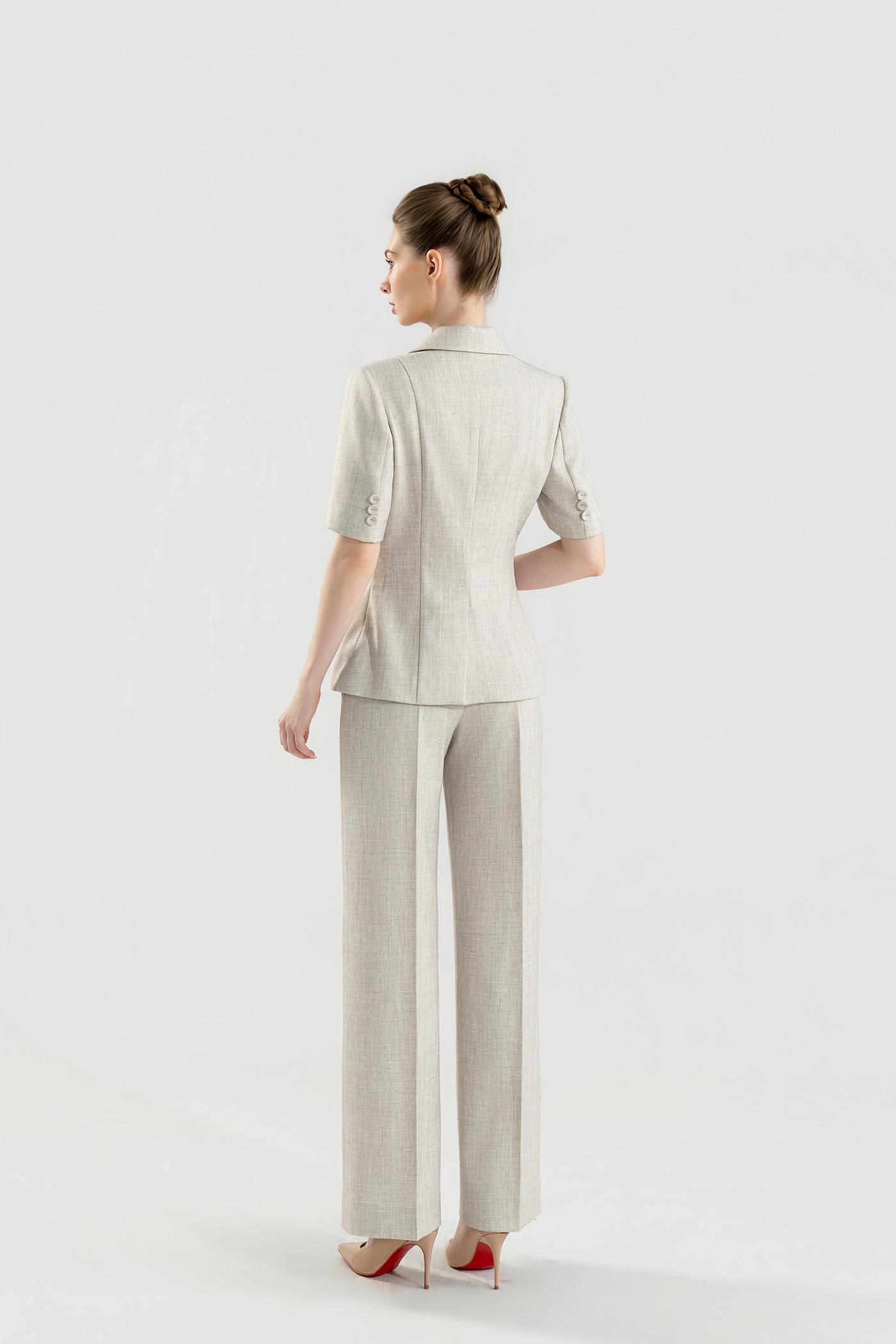 Bộ Suit Tay Ngắn Phom Đứng Màu Be