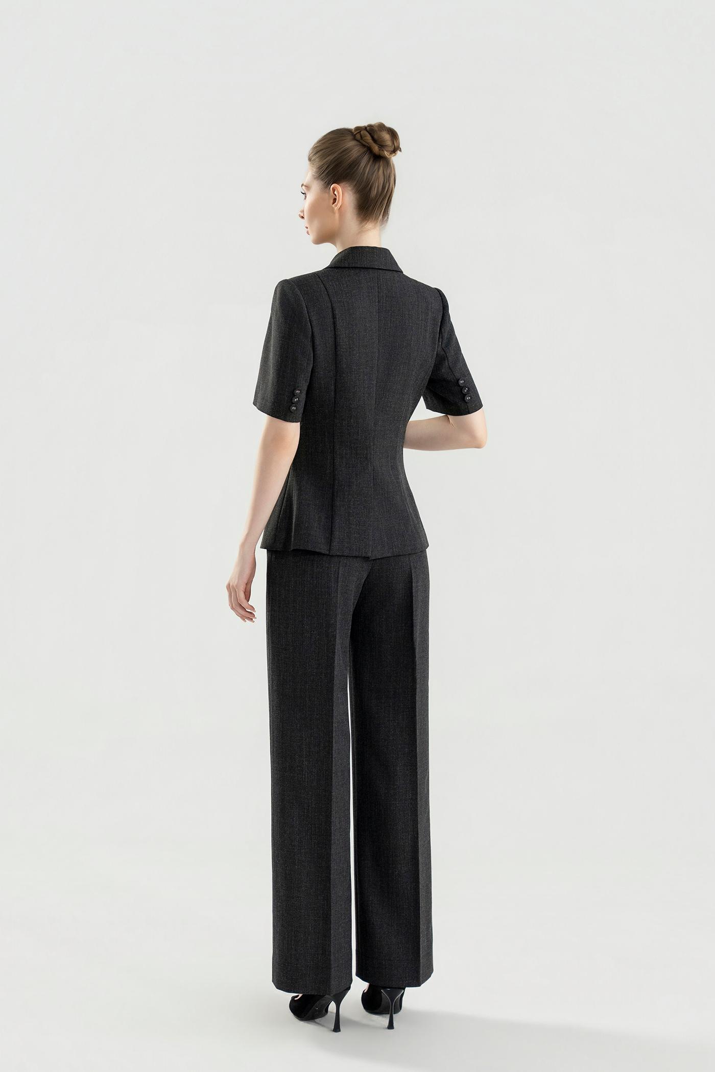 Bộ Suit Tay Ngắn Phom Đứng Màu Xám Than