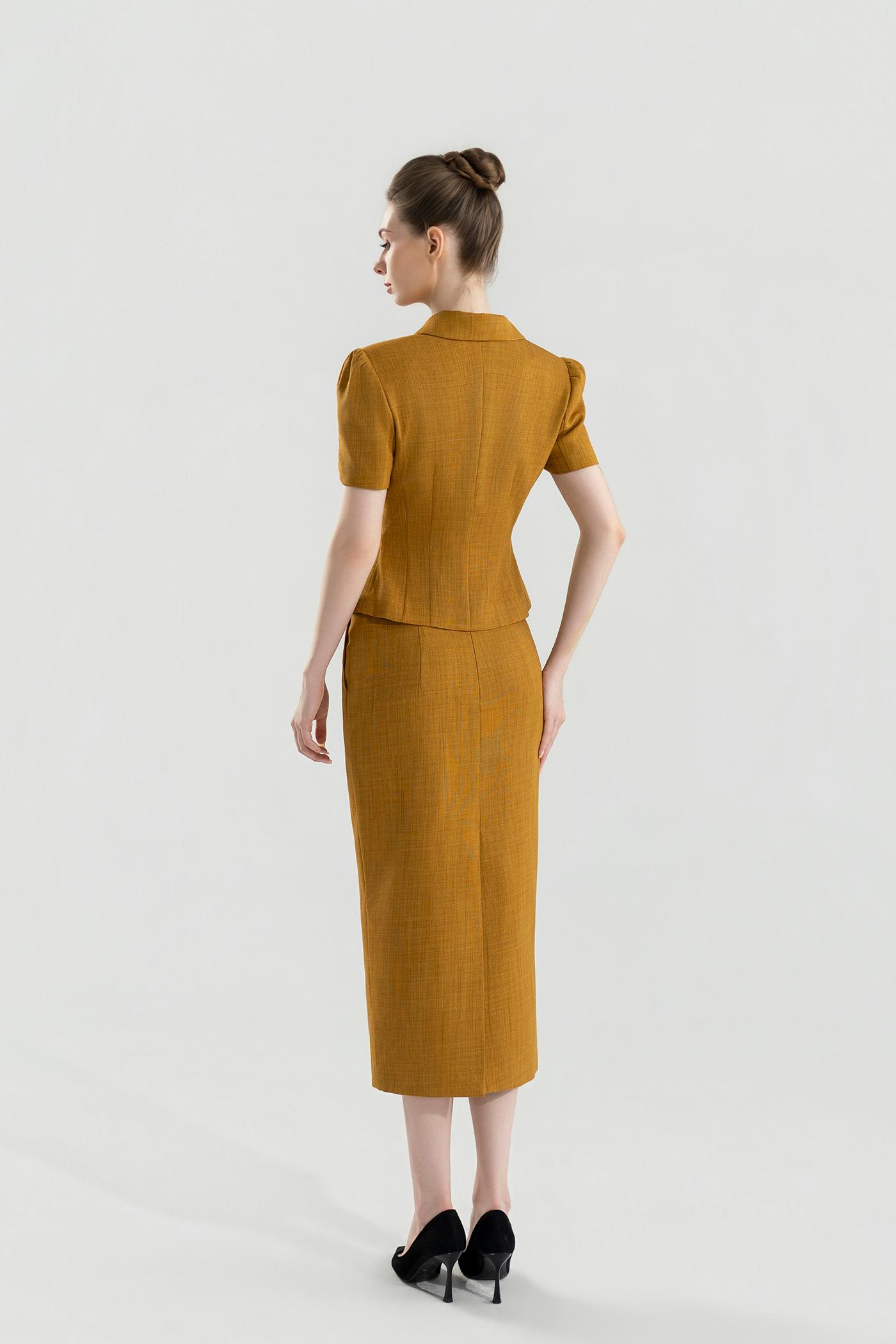 Bộ Suit Chân Váy Cổ Sen Màu Vàng Nâu