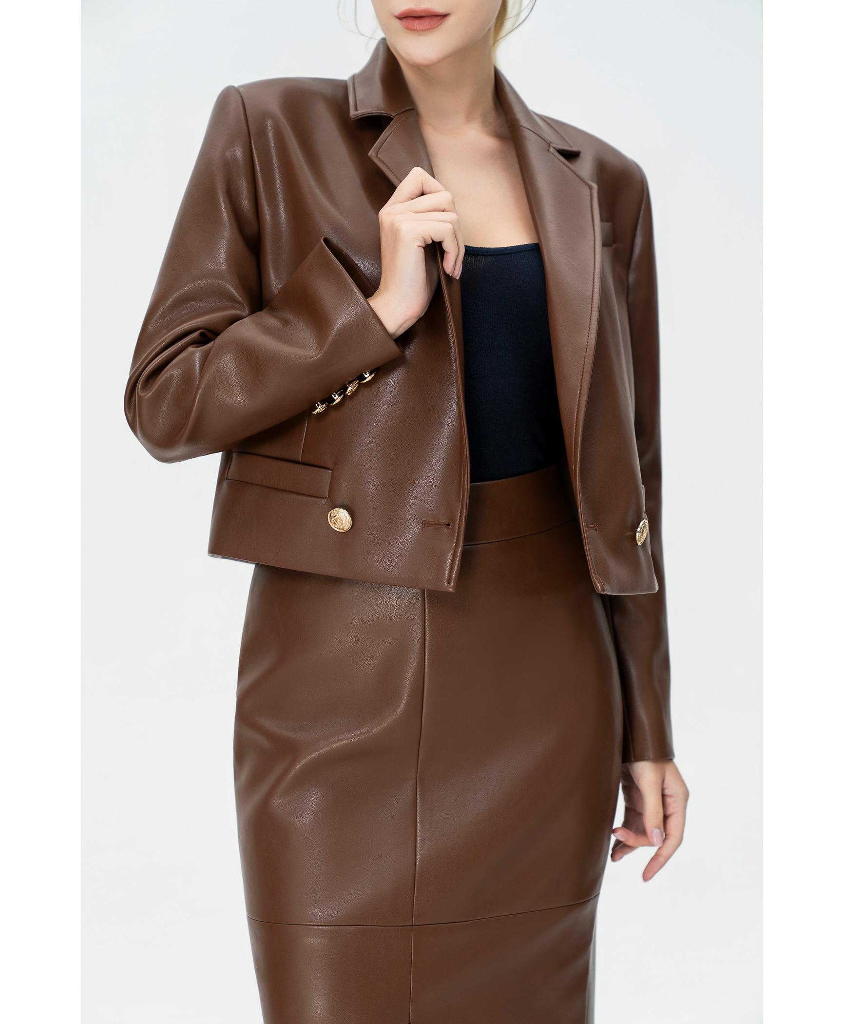 Bộ suit nữ chân váy nâu da PU blazer hai hàng khuy