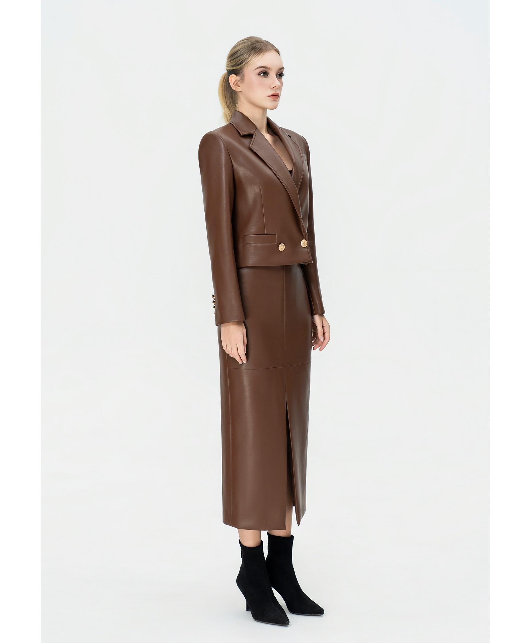 Bộ suit nữ chân váy nâu da PU blazer hai hàng khuy
