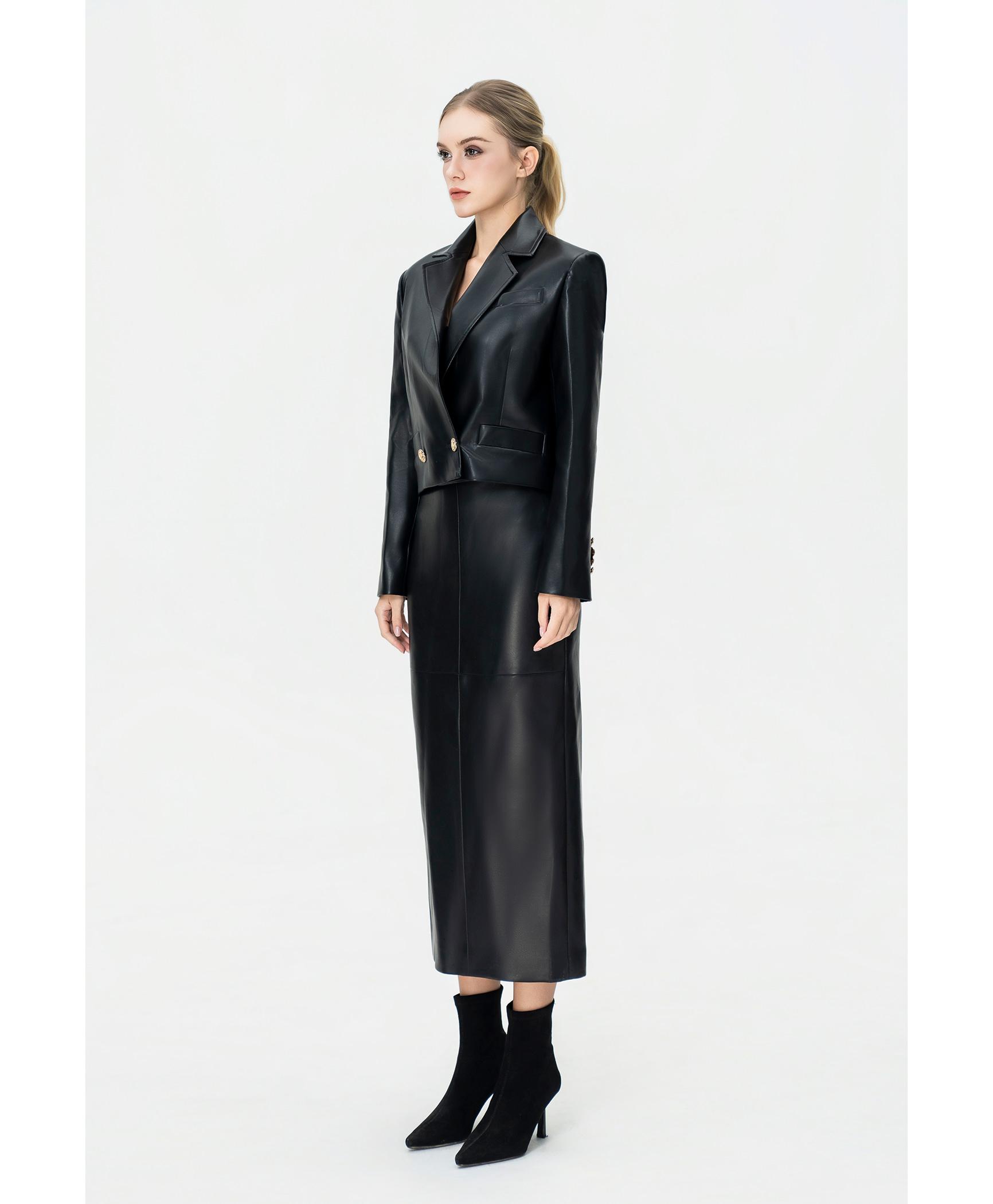 Bộ suit nữ chân váy da PU đen blazer dáng ngắn