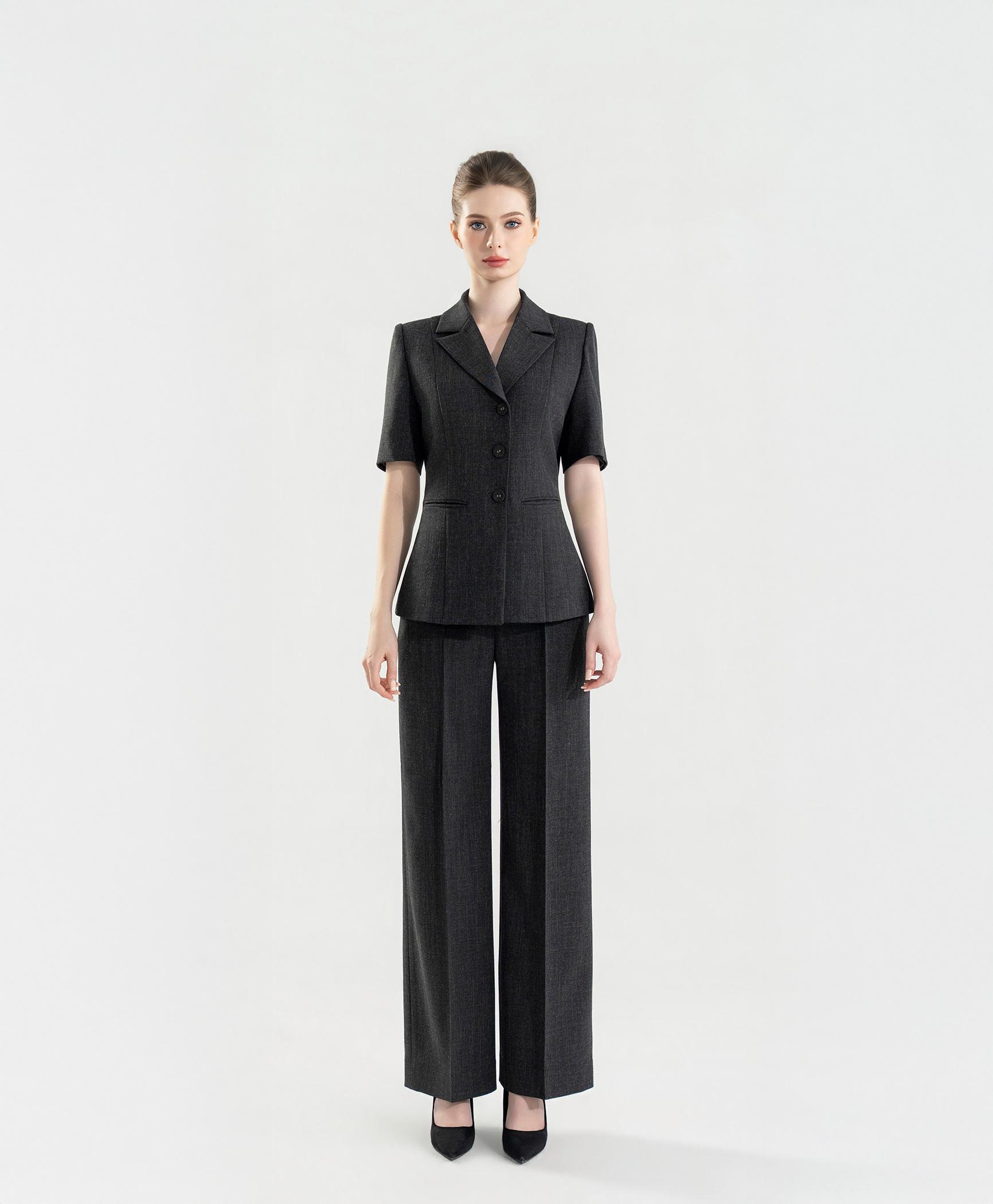 Bộ suit nữ quần ống suông xám than tay ngắn
