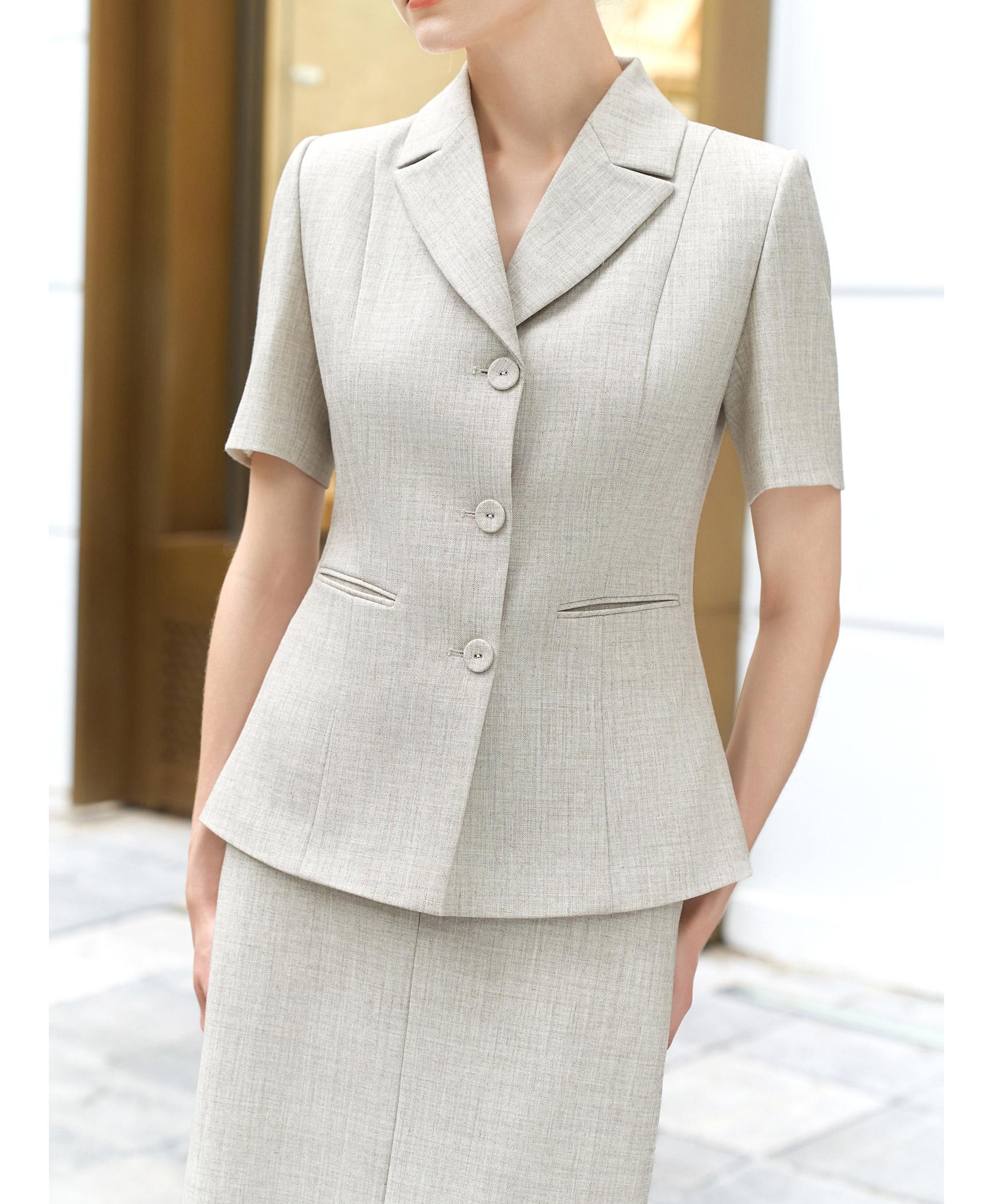 Bộ suit chân váy nữ tay ngắn màu be sáng