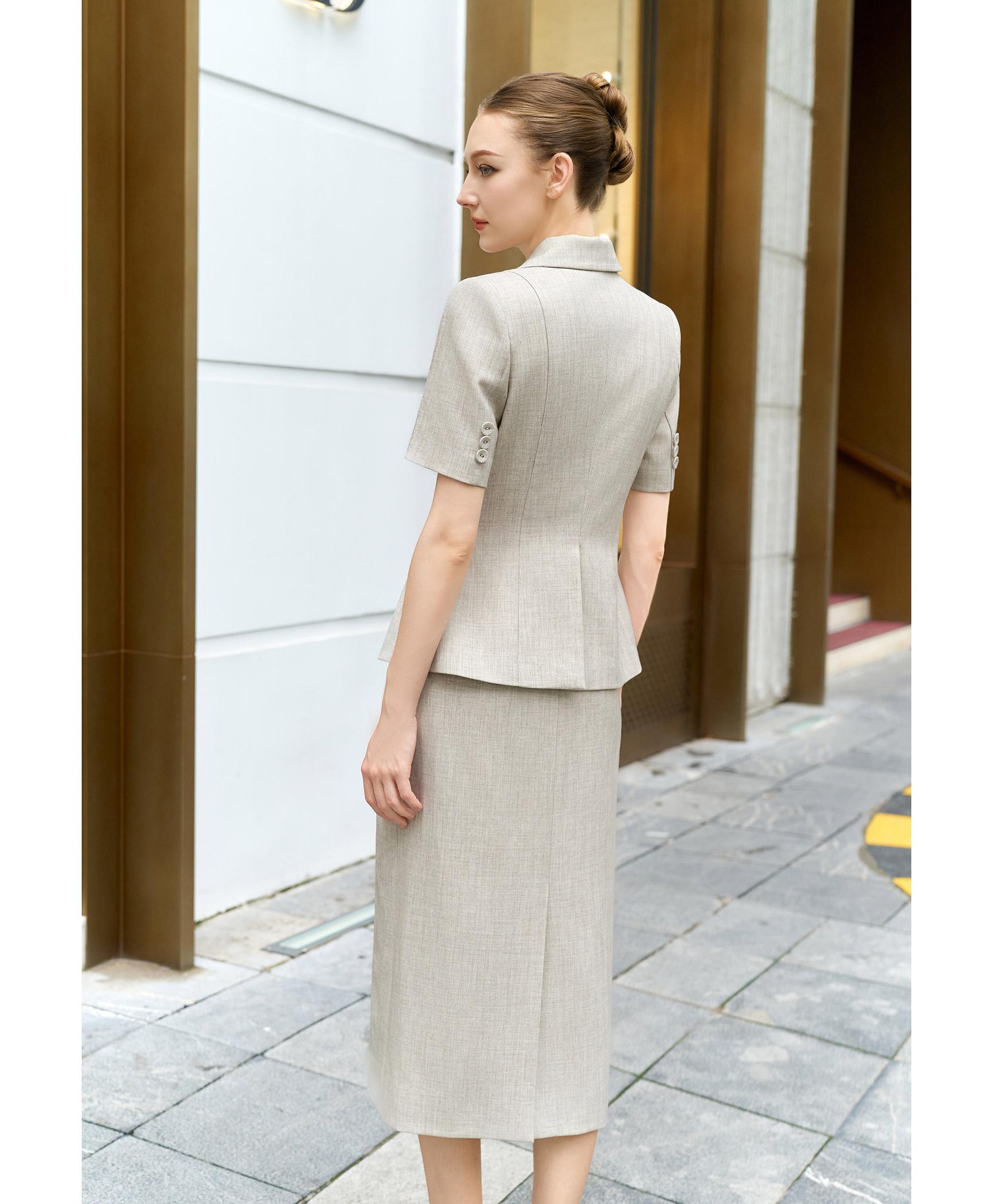 Bộ suit chân váy nữ tay ngắn màu be sáng